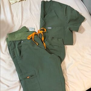 Figs Olive Scrub Set